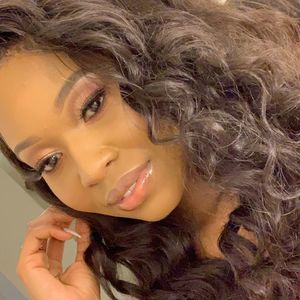 Meet your Posher, María